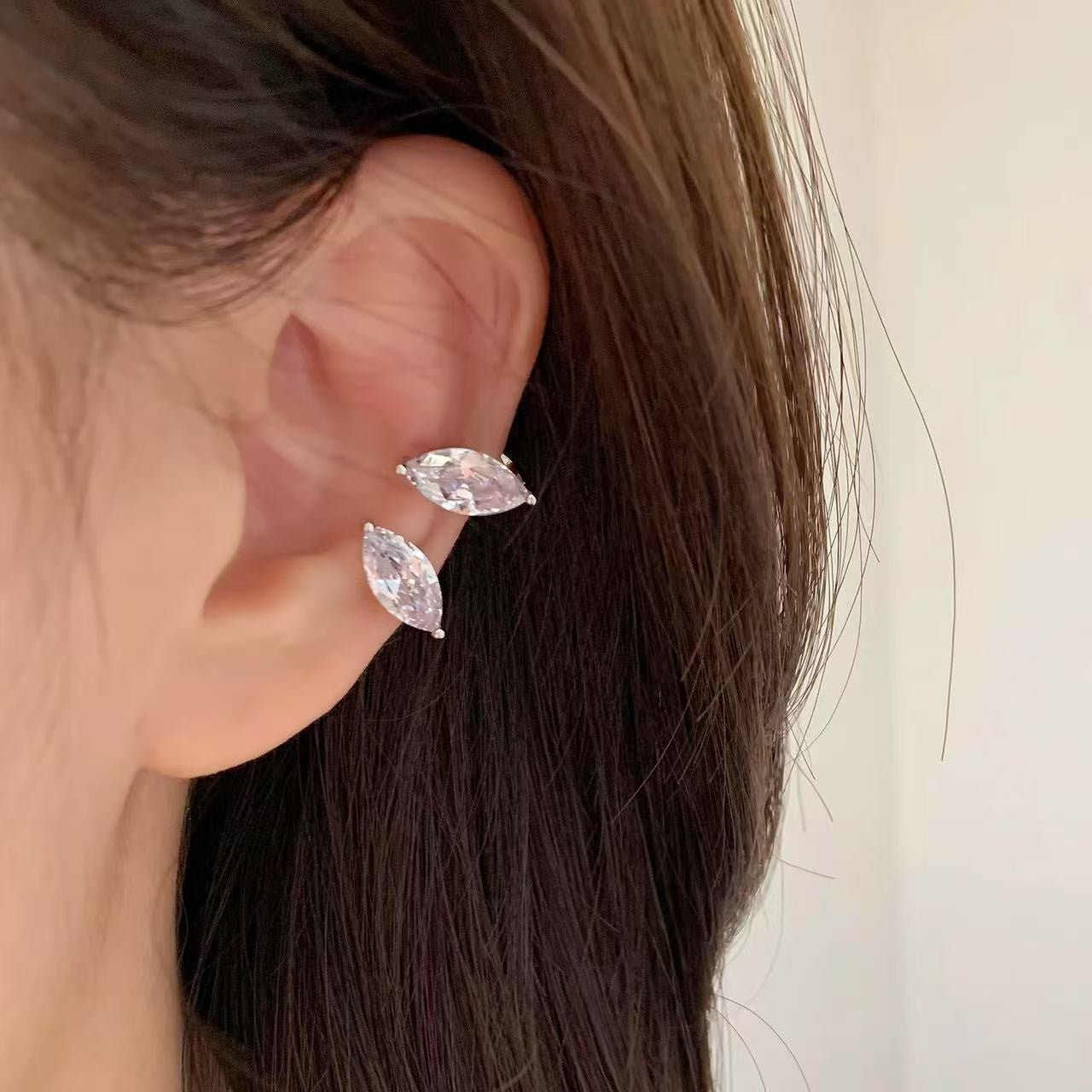 Sleek Stylish And Premium-feeling Earrings