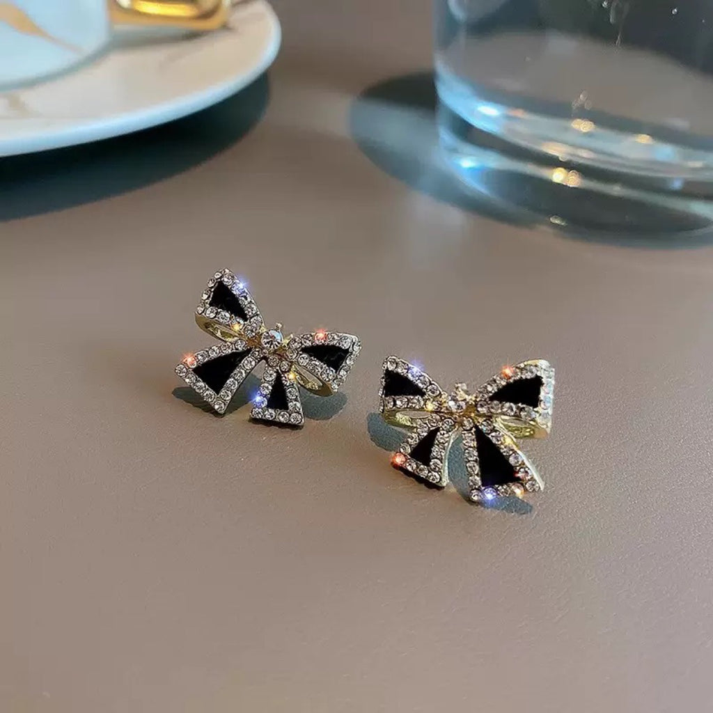 Exquisite And Compact Black Bow Stud Earrings