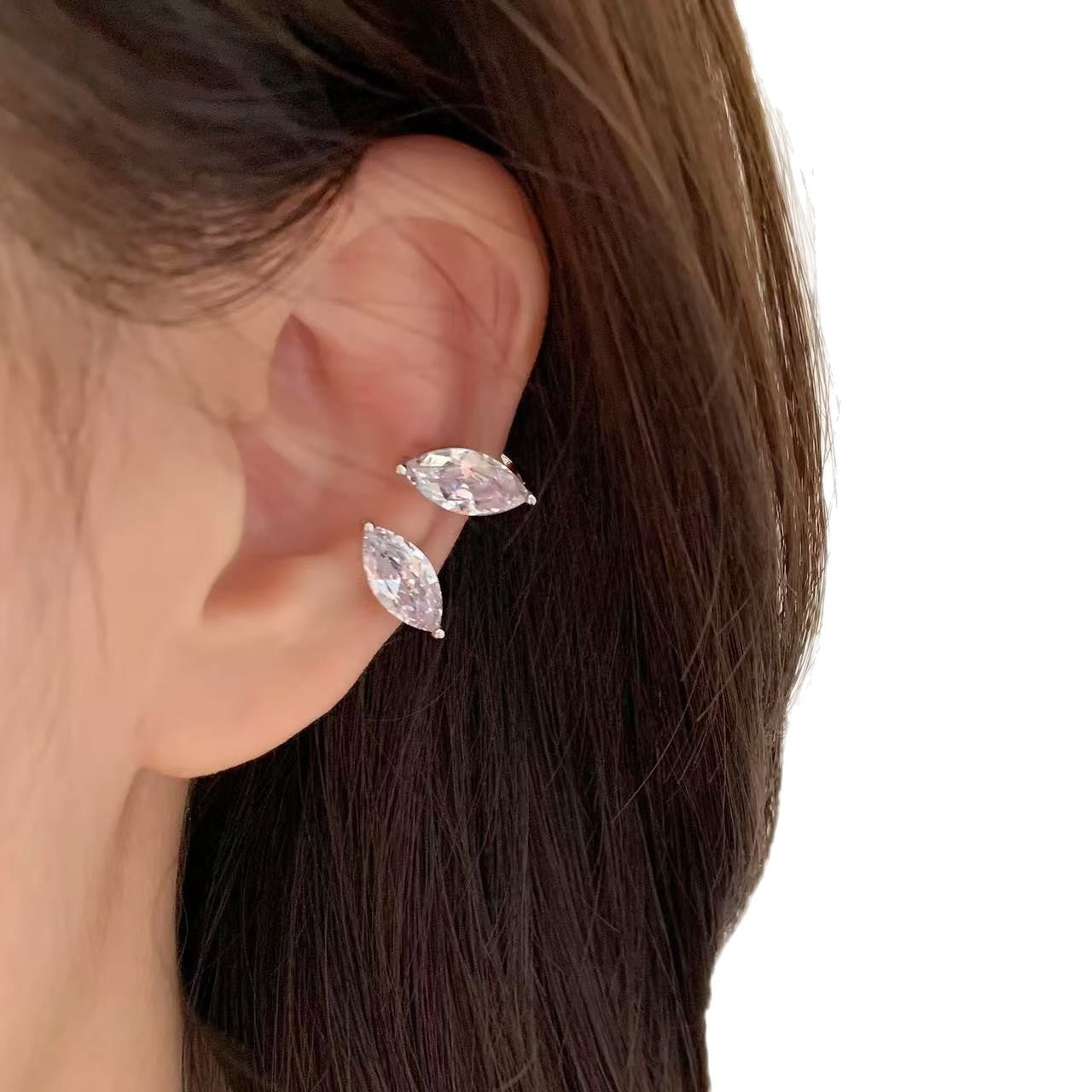 Sleek Stylish And Premium-feeling Earrings