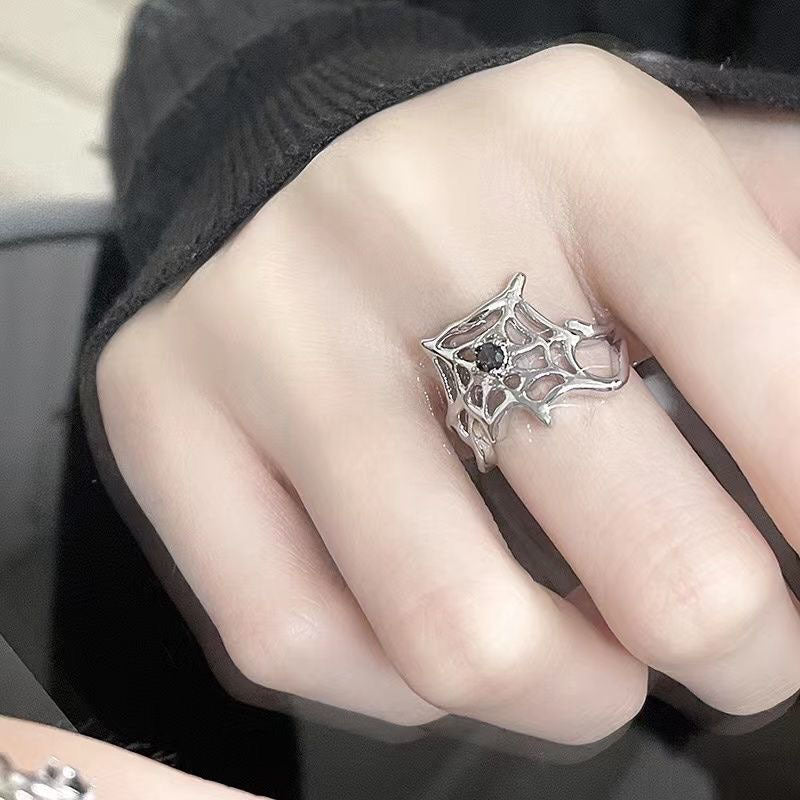 Dark Retro Black Gem Spider Ring Open Personality