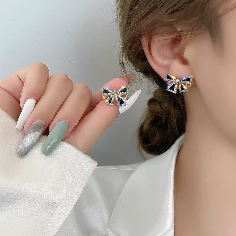Exquisite And Compact Black Bow Stud Earrings