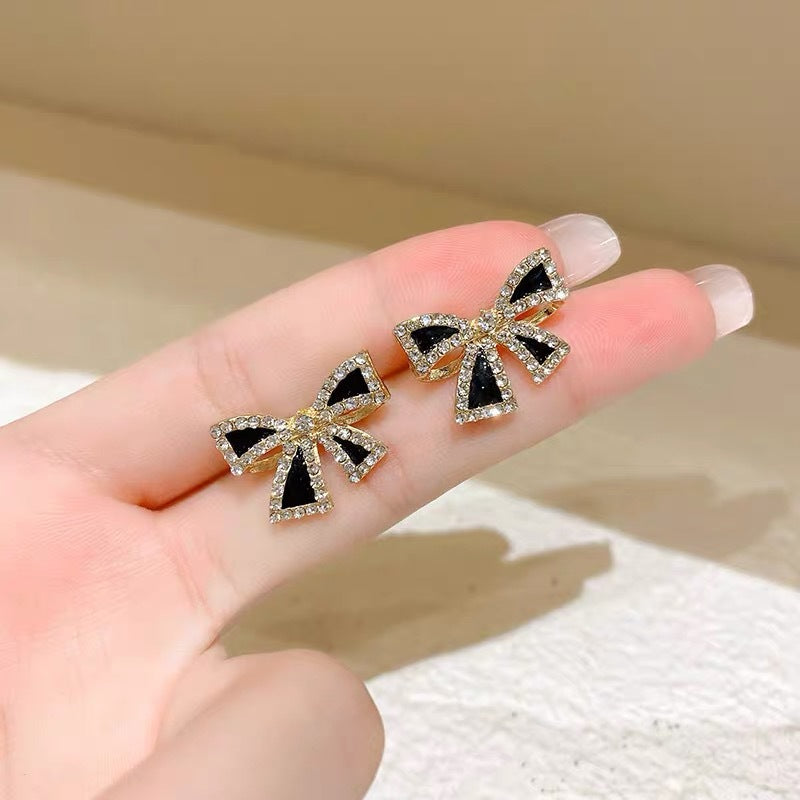 Exquisite And Compact Black Bow Stud Earrings
